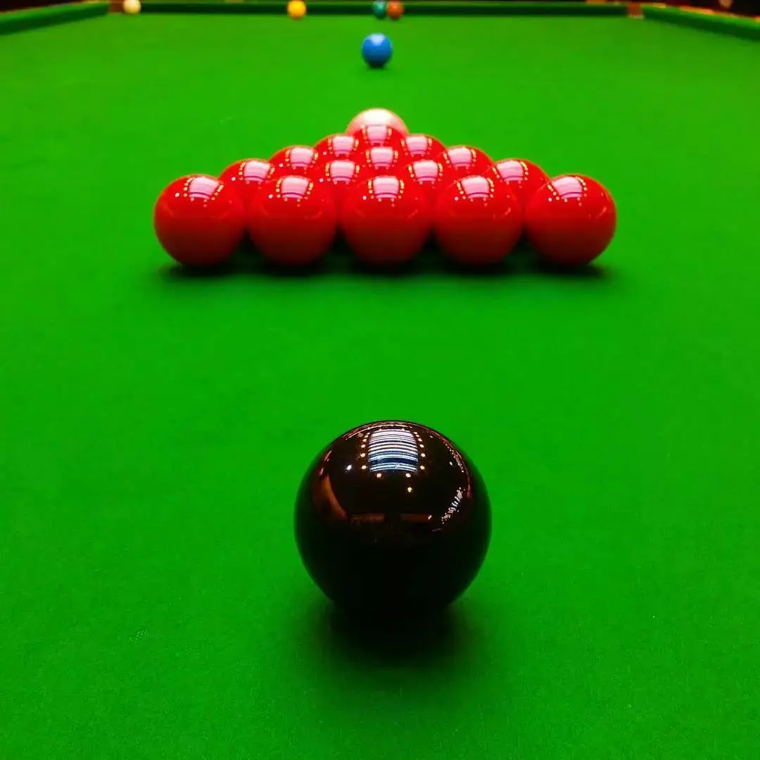 2023斯诺克北爱尔兰公开赛第二轮：迈克尔·怀特VS乔·佩里的惊心动魄对决与台球魅力